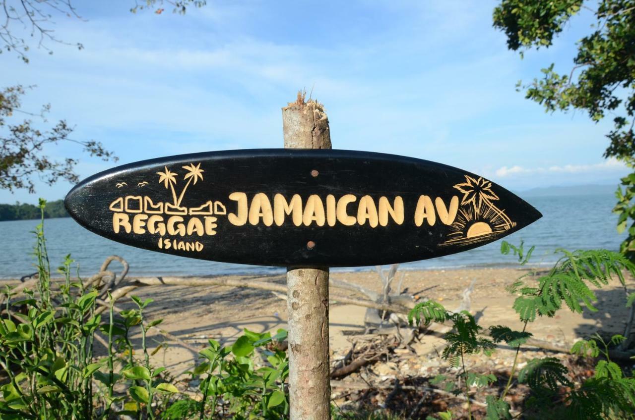 Reggae Island Private Island Hotel Ко Паям Екстериор снимка