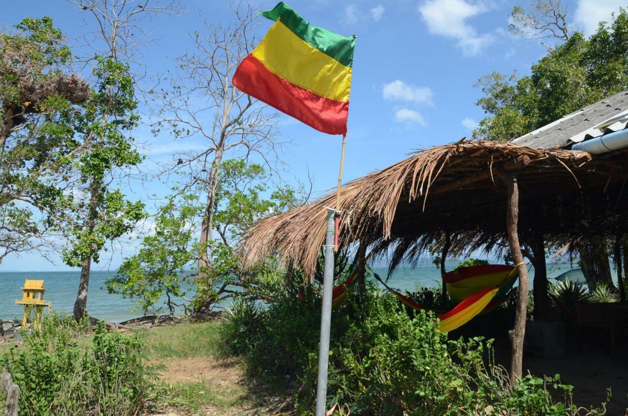 Reggae Island Private Island Hotel Ко Паям Екстериор снимка
