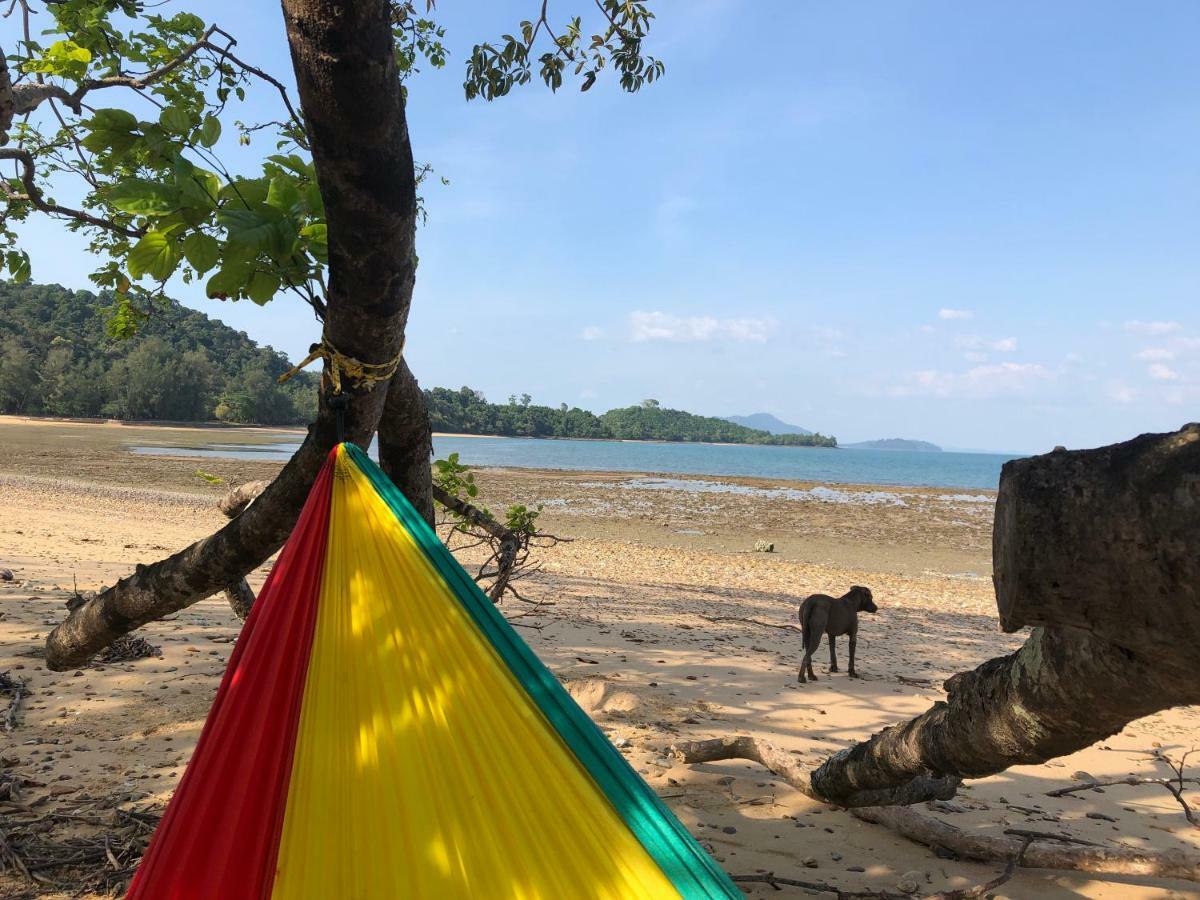 Reggae Island Private Island Hotel Ко Паям Екстериор снимка