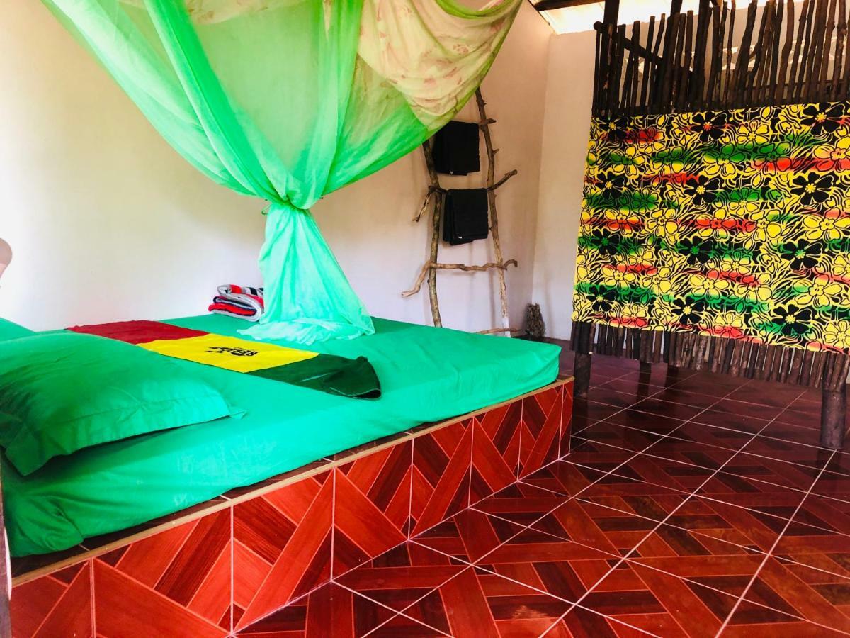 Reggae Island Private Island Hotel Ко Паям Екстериор снимка