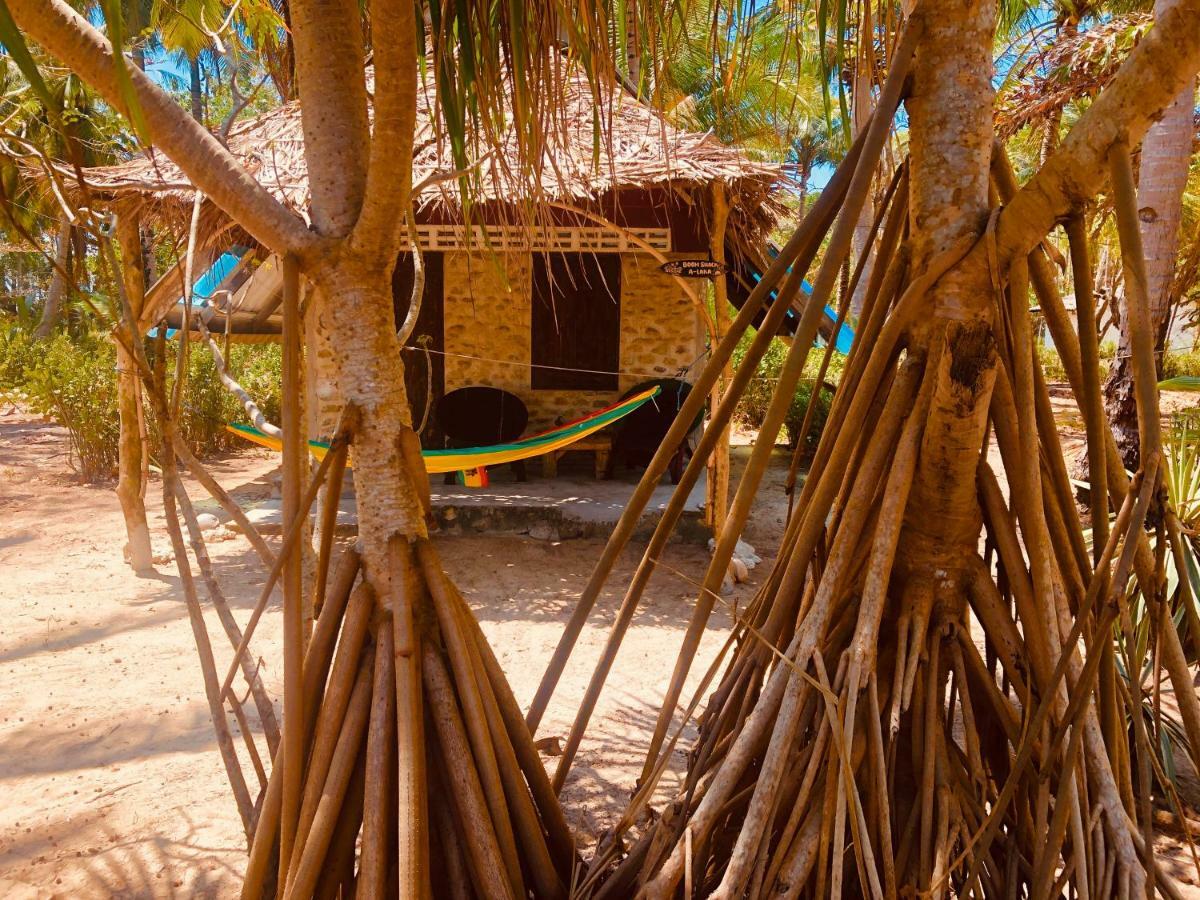 Reggae Island Private Island Hotel Ко Паям Екстериор снимка