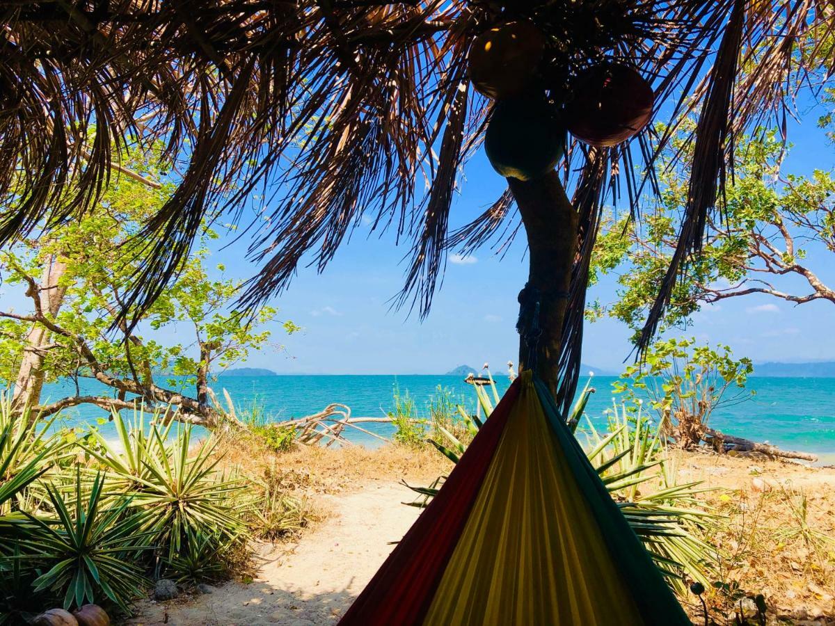 Reggae Island Private Island Hotel Ко Паям Екстериор снимка