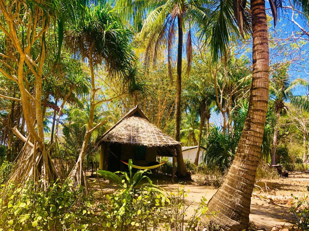 Reggae Island Private Island Hotel Ко Паям Екстериор снимка