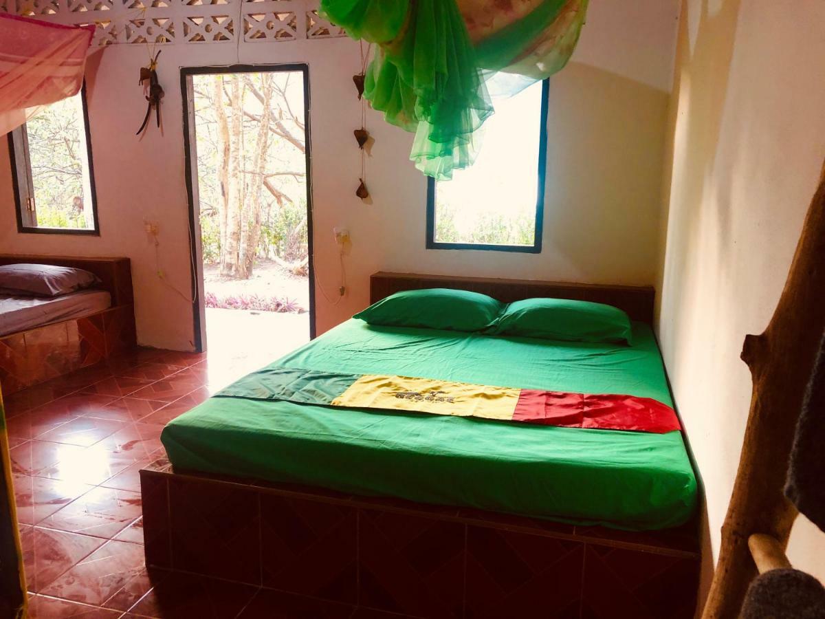Reggae Island Private Island Hotel Ко Паям Екстериор снимка