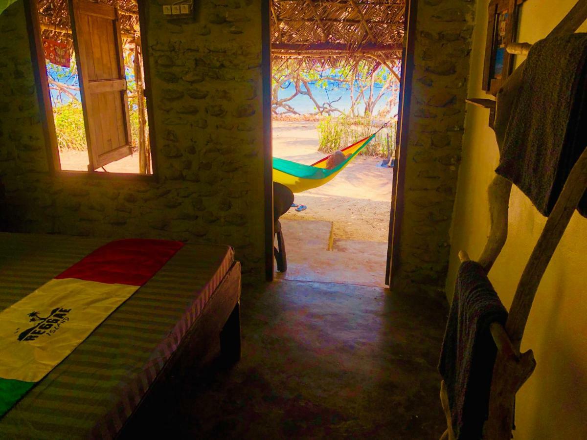 Reggae Island Private Island Hotel Ко Паям Екстериор снимка