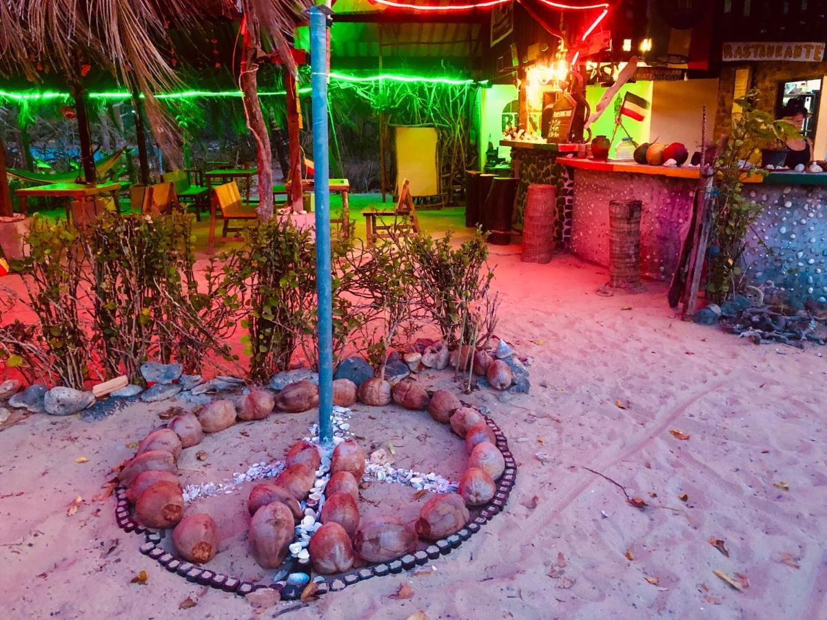 Reggae Island Private Island Hotel Ко Паям Екстериор снимка